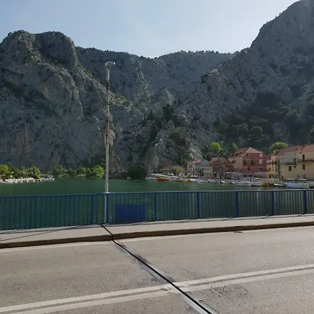 Studio Apartman Ruzmarin Omiš