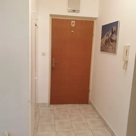 Studio Apartman Ruzmarin * Omiš