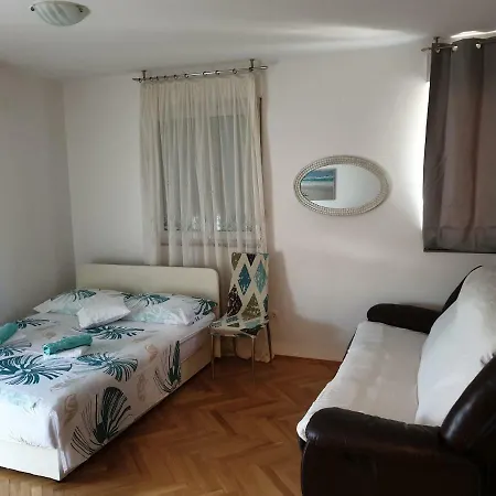 Studio Apartman Ruzmarin Appartement *